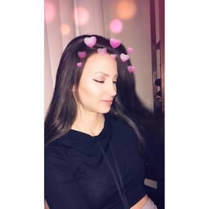 Meet your Posher, Amina